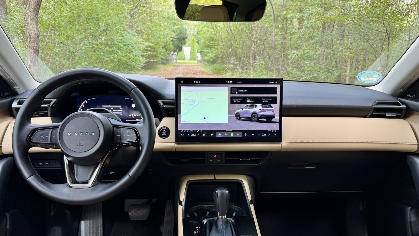 Der Mazda CX-5 kommt mit Google-Software und einer touchbasierten Bedienstruktur.