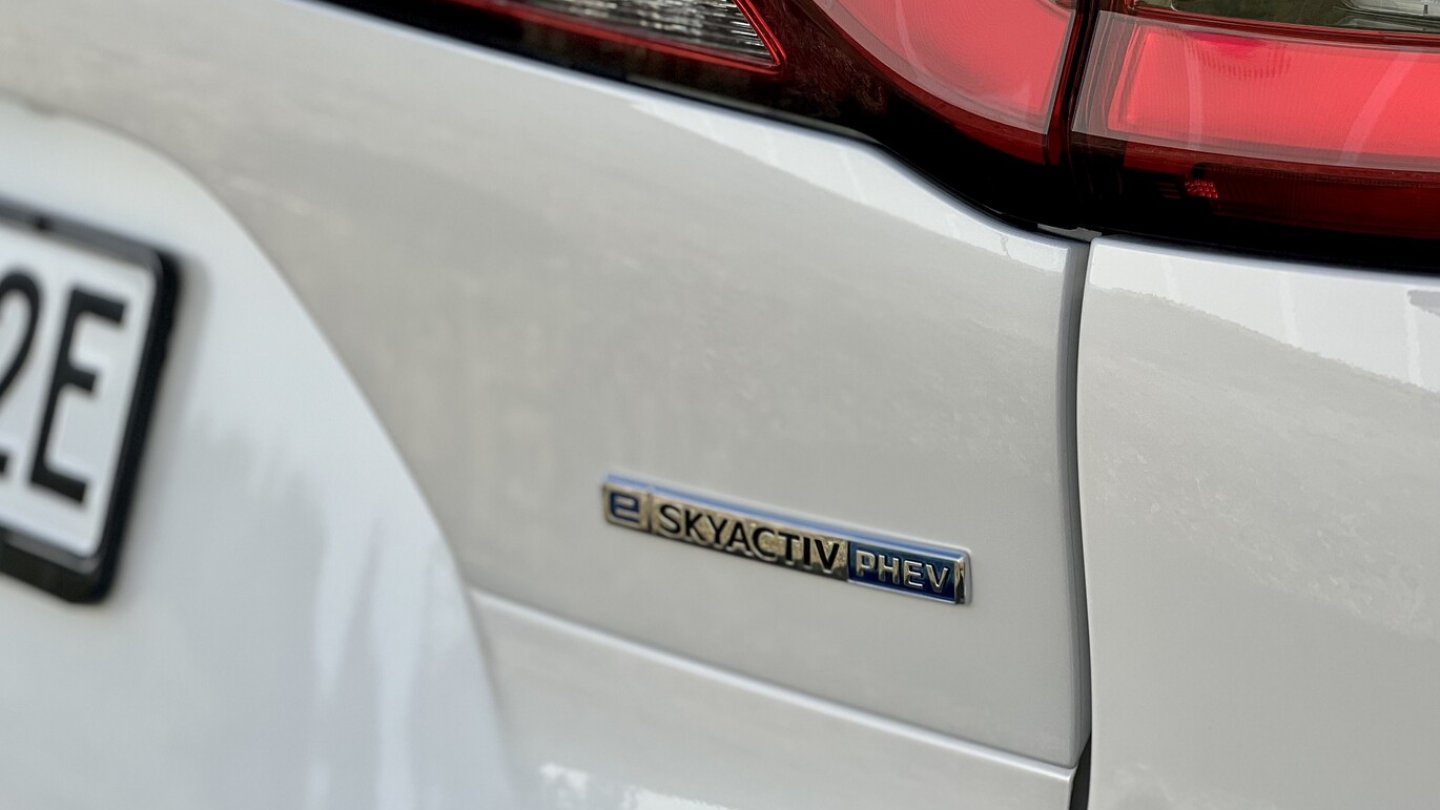 Mit 327 PS Systemleistung ist der CX-60 PHEV der stärkste aller Mazdas. Mit 327 PS Systemleistung ist der CX-60 PHEV der stärkste aller Mazdas.