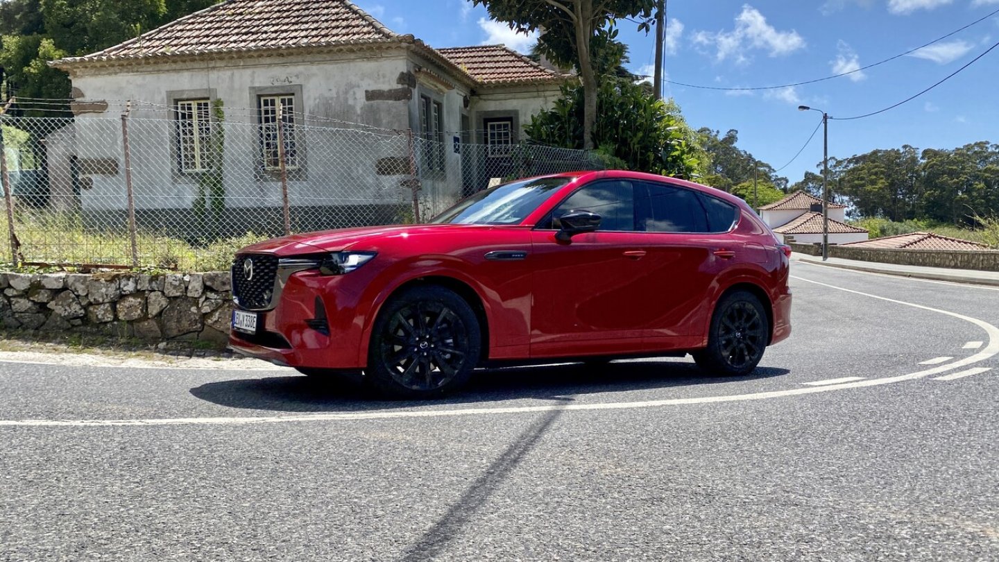 Dunkle 20-Zoll-Felgen trägt der CX-60 Homura. Dunkle 20-Zoll-Felgen trägt der CX-60 Homura.