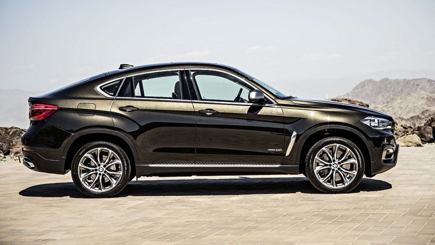 Er wars, er wars! Der BMW X6 hat mit dem Trend SUV-Coupé angefangen. Hier die 2. Generation. Er wars, er wars! Der BMW X6 hat mit dem Trend SUV-Coupé angefangen. Hier die 2. Generation.