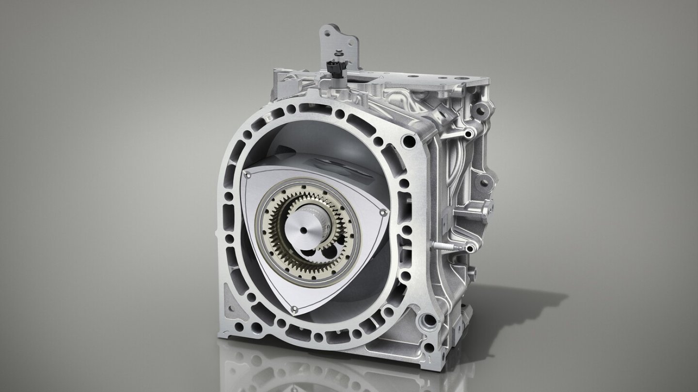 Der Einscheibenmotor hat ein Kammervolumen von 830 ccm. Der Einscheibenmotor hat ein Kammervolumen von 830 ccm.
