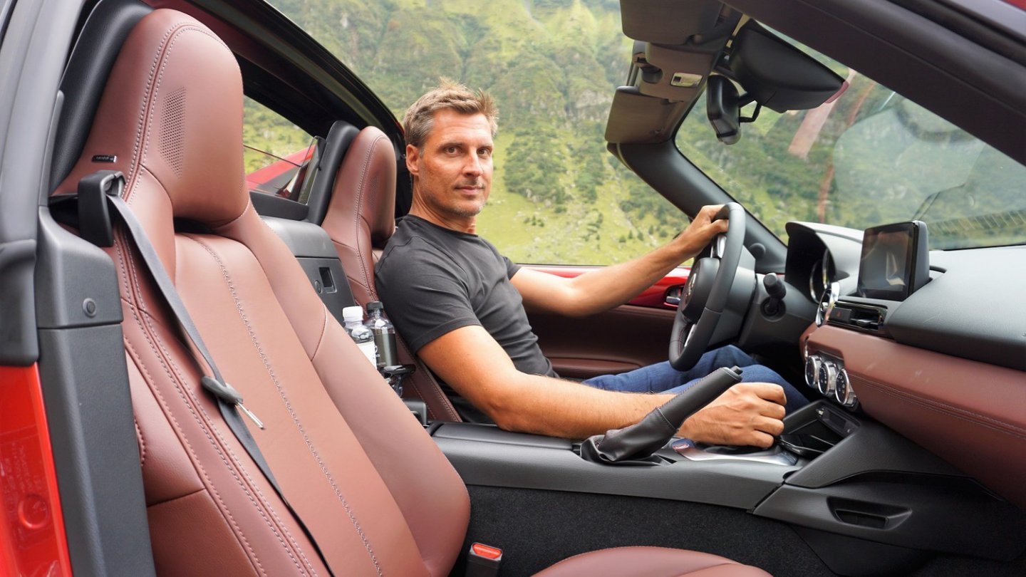 Auch als RF ist der Mazda MX-5 noch ausreichend offen. Auch als RF ist der Mazda MX-5 noch ausreichend offen.