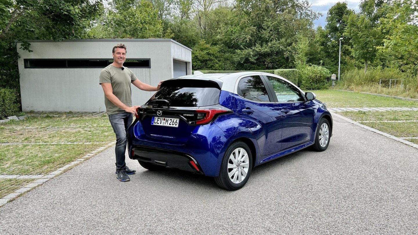 Man hat die Qual der Wahl: Mazda2? Mazda2 Hybrid? Oder Toyota Yaris? Man hat die Qual der Wahl: Mazda2? Mazda2 Hybrid? Oder Toyota Yaris?