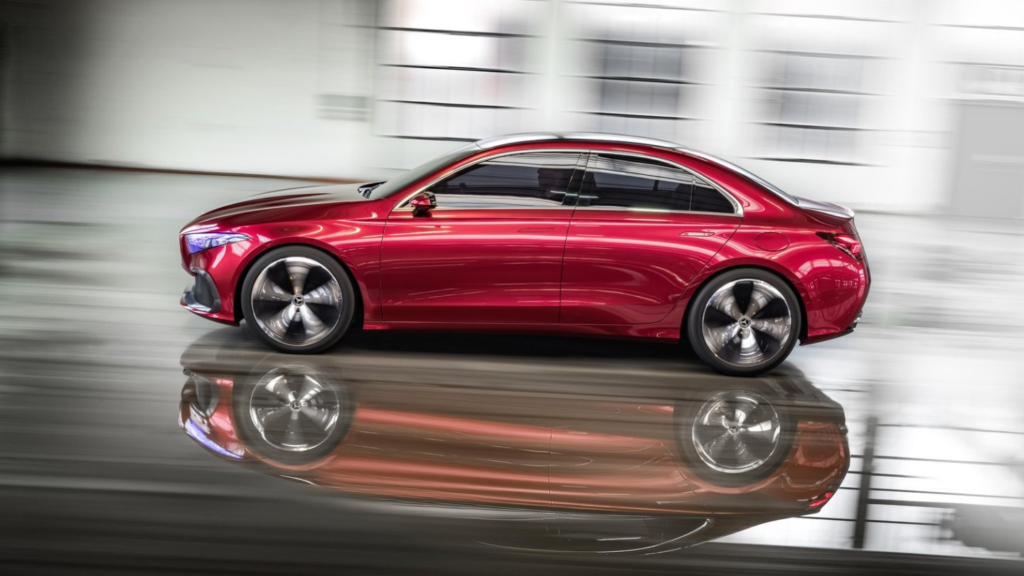 Die nach vorne drängende Frontpartie erinnert angenehm an frühere BMW-Modelle. Die nach vorne drängende Frontpartie erinnert angenehm an frühere BMW-Modelle.