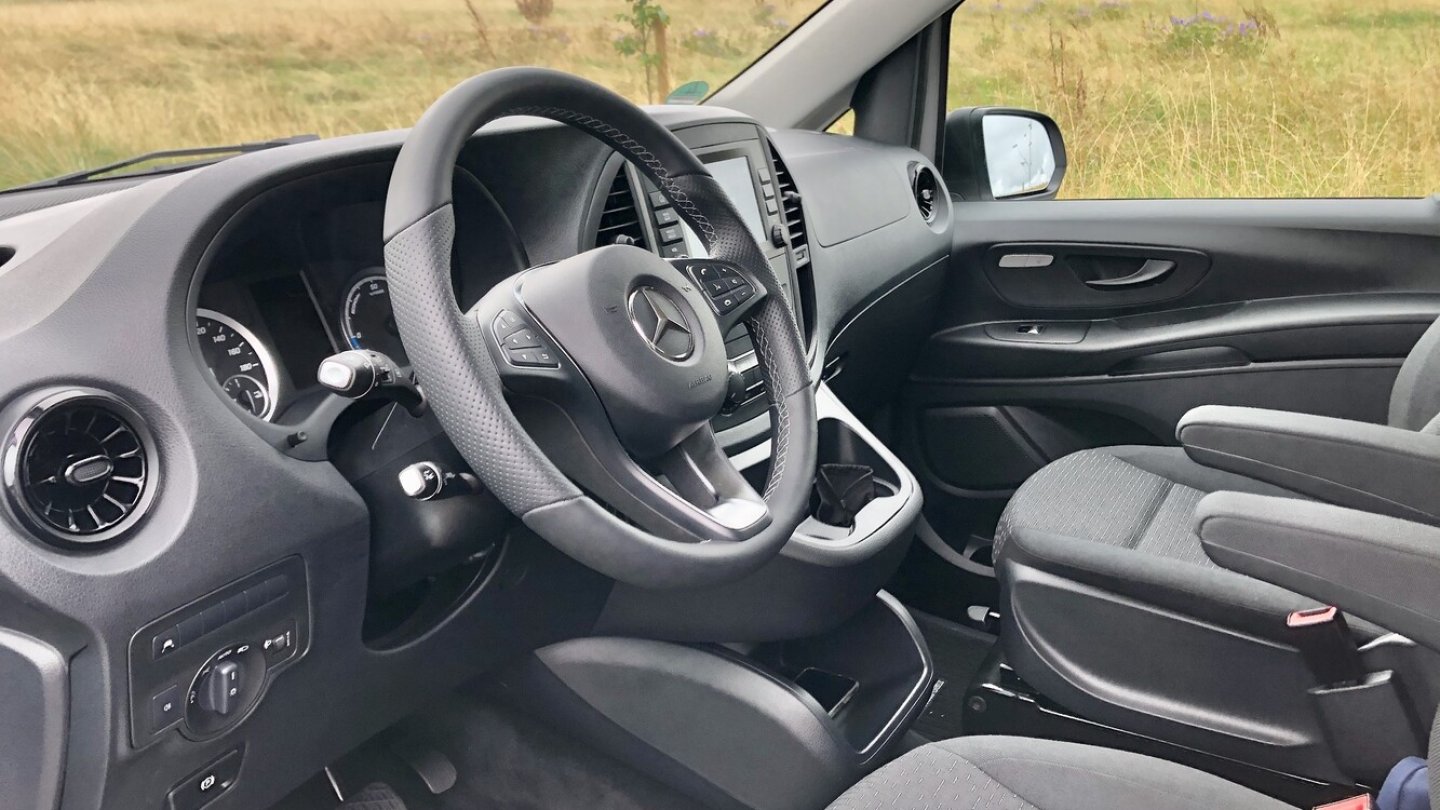 Das Interieur ist weniger schick als das der V-Klasse. Das Interieur ist weniger schick als das der V-Klasse.