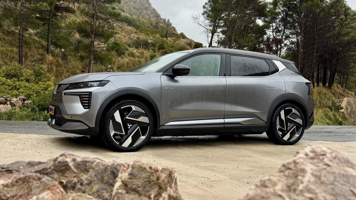 20-Zoll-Felgen sind Teil der Ausstattung beim Eclipse Cross Diamant Top. 20-Zoll-Felgen sind Teil der Ausstattung beim Eclipse Cross Diamant Top.