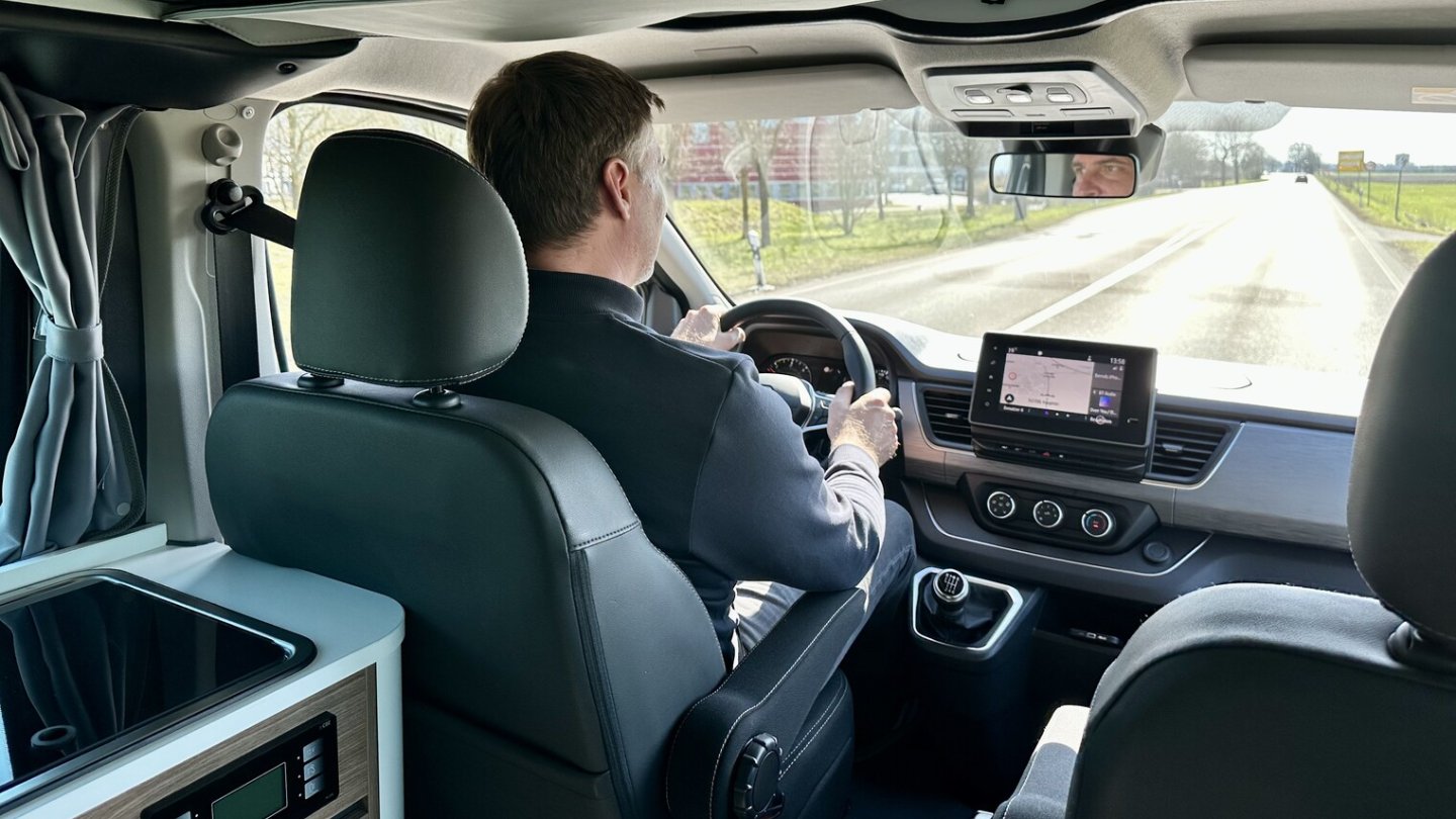 Die Tour im Mooveo Campervan 3XL darf gerne länger dauern. Die Tour im Mooveo Campervan 3XL darf gerne länger dauern.