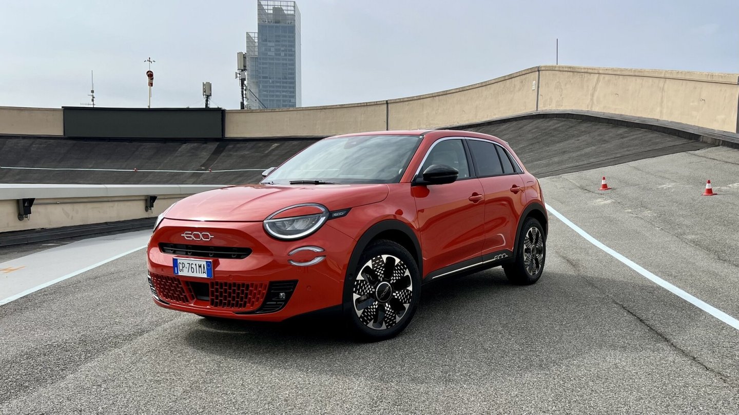 Auf den elektrischen Fiat 500 folgt der größere 600 - nicht nur mit Elektroantrieb. Auf den elektrischen Fiat 500 folgt der größere 600 - nicht nur mit Elektroantrieb.