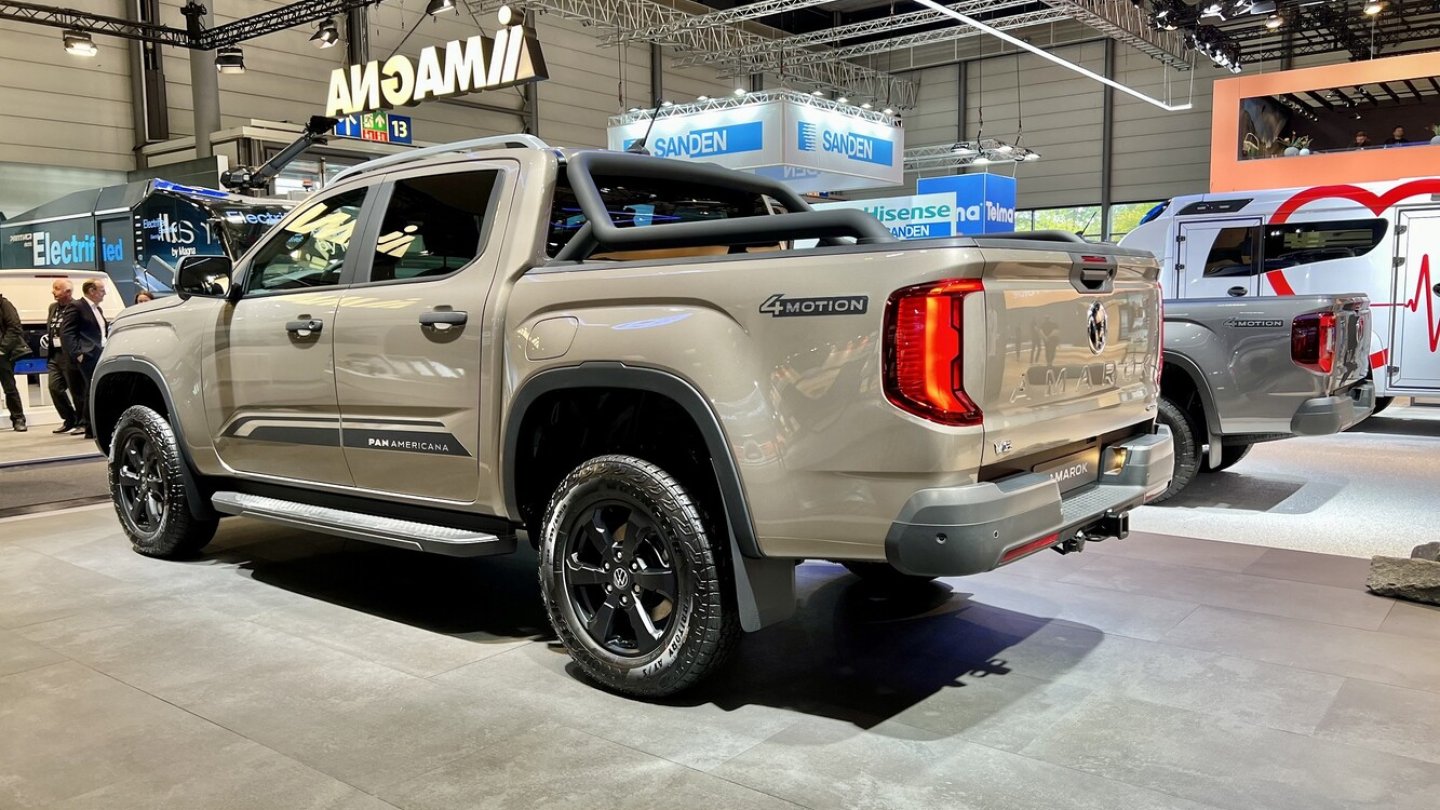 Der VW Amarok kommt nur als Doppelkabine zu uns. Der VW Amarok kommt nur als Doppelkabine zu uns.