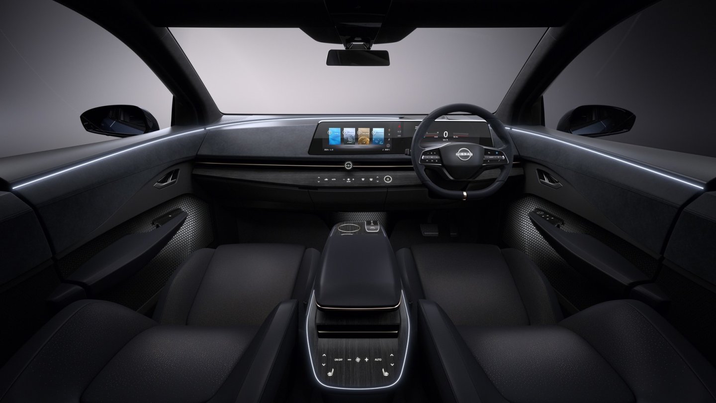 Das Cockpit des Nissan Ariya Concept wirkt modern und serienreif. Das Cockpit des Nissan Ariya Concept wirkt modern und serienreif.