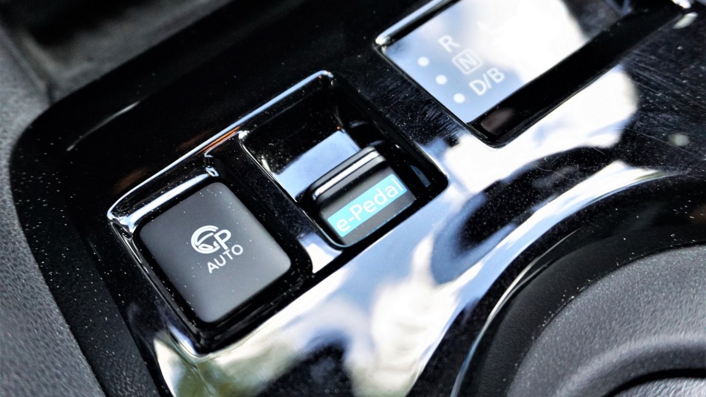 Das e-Pedal im Nissan Leaf gefällt vom ersten Meter an. Das e-Pedal im Nissan Leaf gefällt vom ersten Meter an.
