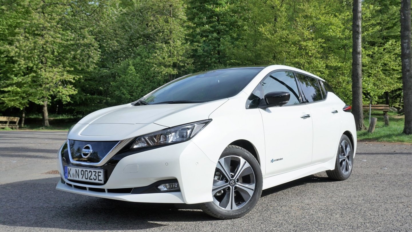 Im Gegensatz zum rundlichen Vorgänger gibt sich der neue Nissan Leaf optisch gefälliger. Im Gegensatz zum rundlichen Vorgänger gibt sich der neue Nissan Leaf optisch gefälliger.