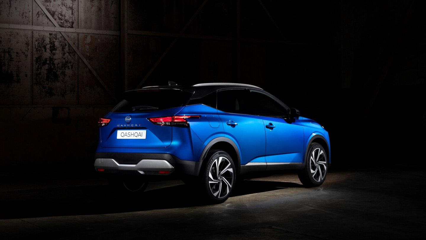 Auch der Nissan Qashqai hat jetzt einen großen Schriftzug am Heck. Auch der Nissan Qashqai hat jetzt einen großen Schriftzug am Heck.