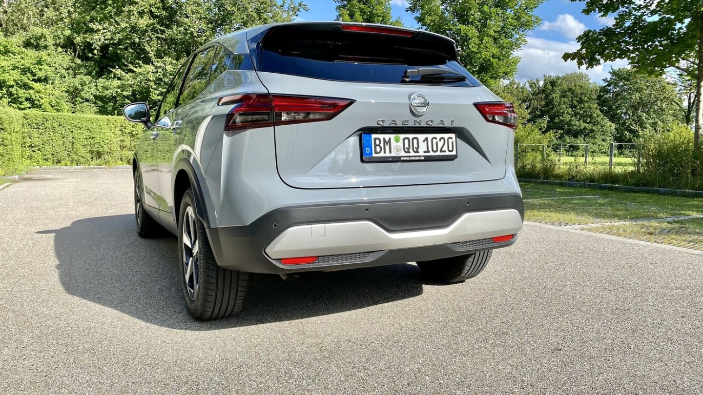 Die Lackfarbe Ceramic Grey kostet 850 Euro Aufpreis. Die Lackfarbe Ceramic Grey kostet 850 Euro Aufpreis.
