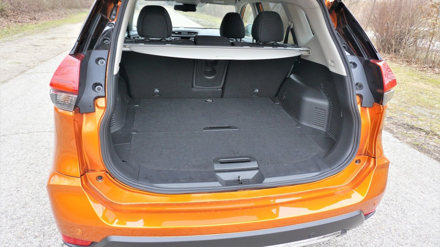 Optional gibt es eine dritte Sitzreihe im X-Trail-Kofferraum. Optional gibt es eine dritte Sitzreihe im X-Trail-Kofferraum.