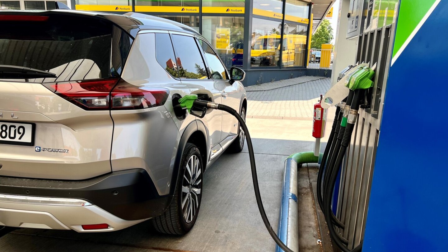 Der Tank des Nissan X-Trail fasst 55 Liter. Der Tank des Nissan X-Trail fasst 55 Liter.
