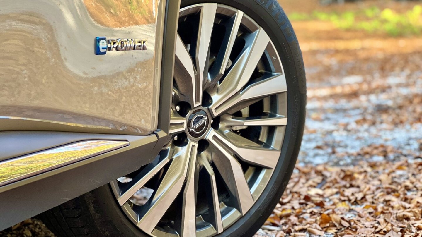 Die 20-Zoll-Felgen kosten beim X-Trail Tekna+ Aufpreis. Die 20-Zoll-Felgen kosten beim X-Trail Tekna+ Aufpreis.