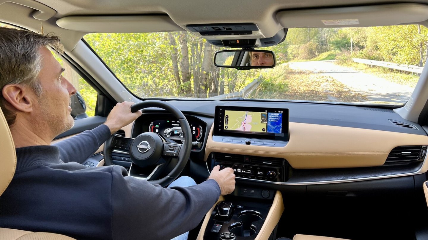 Intuitive Bedienung dank einer guten Mischung aus Touchscreen und physischen Tasten. Intuitive Bedienung dank einer guten Mischung aus Touchscreen und physischen Tasten.