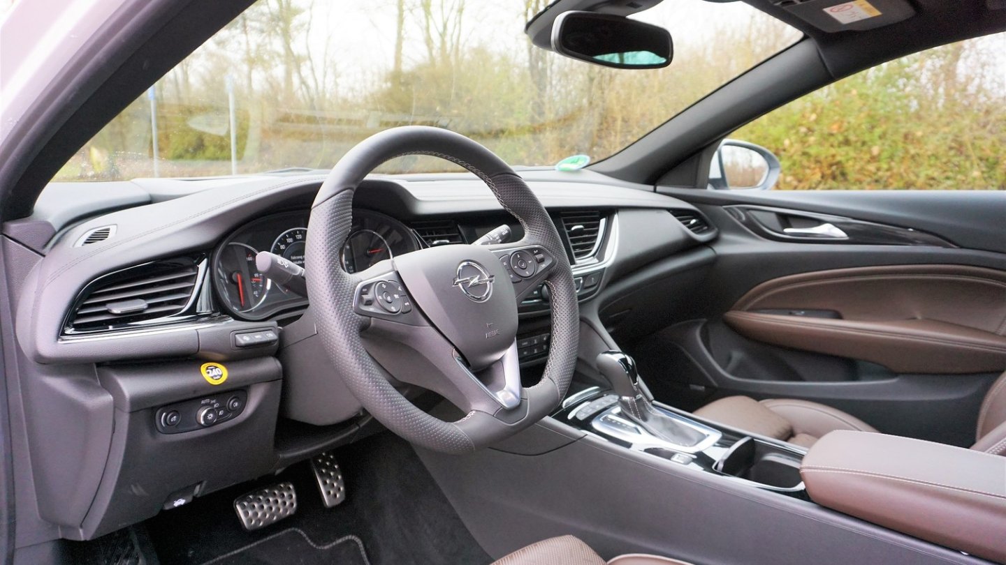 Willkommen zu Hause - der Opel Insignia lädt ein. Willkommen zu Hause - der Opel Insignia lädt ein.