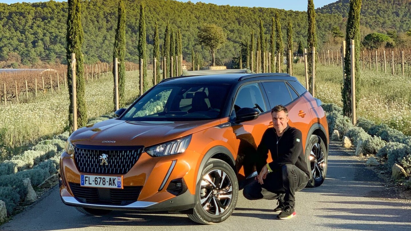 Die Farbe Orange Fusion kostet beim Peugeot 2008 keinen Aufpreis. Die Farbe Orange Fusion kostet beim Peugeot 2008 keinen Aufpreis.