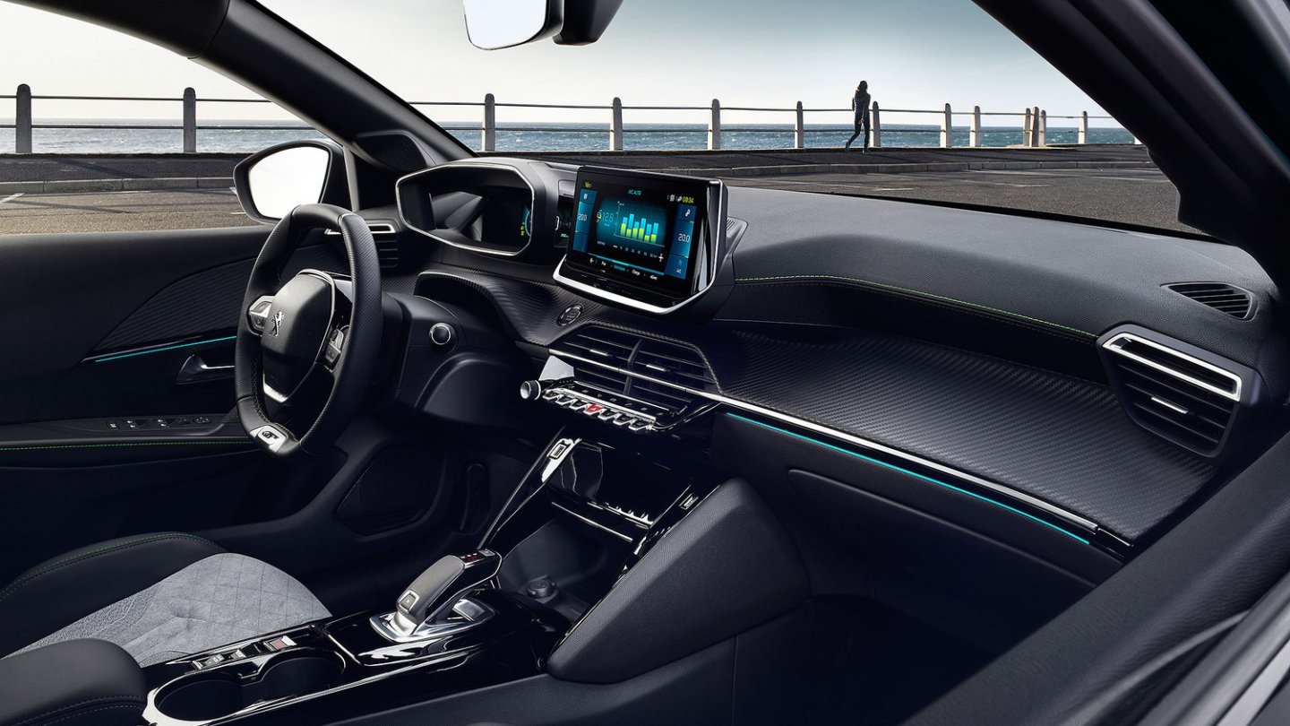 Im 208 führt Peugeot 3D-Instrumente im i-Cockpit ein. Im 208 führt Peugeot 3D-Instrumente im i-Cockpit ein.