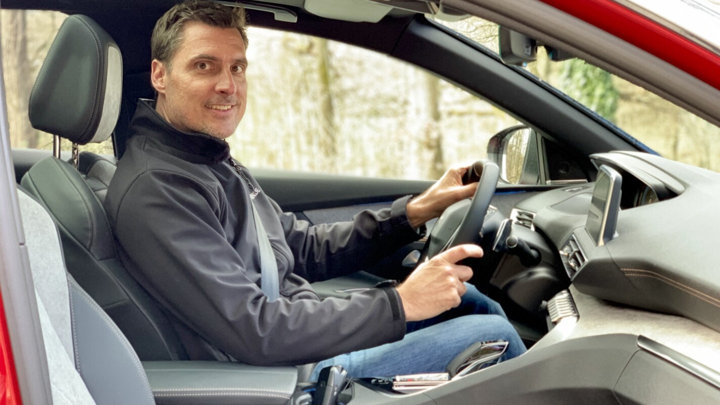 Im hohen SUV passt das i-Cockpit prima. Im hohen SUV passt das i-Cockpit prima.