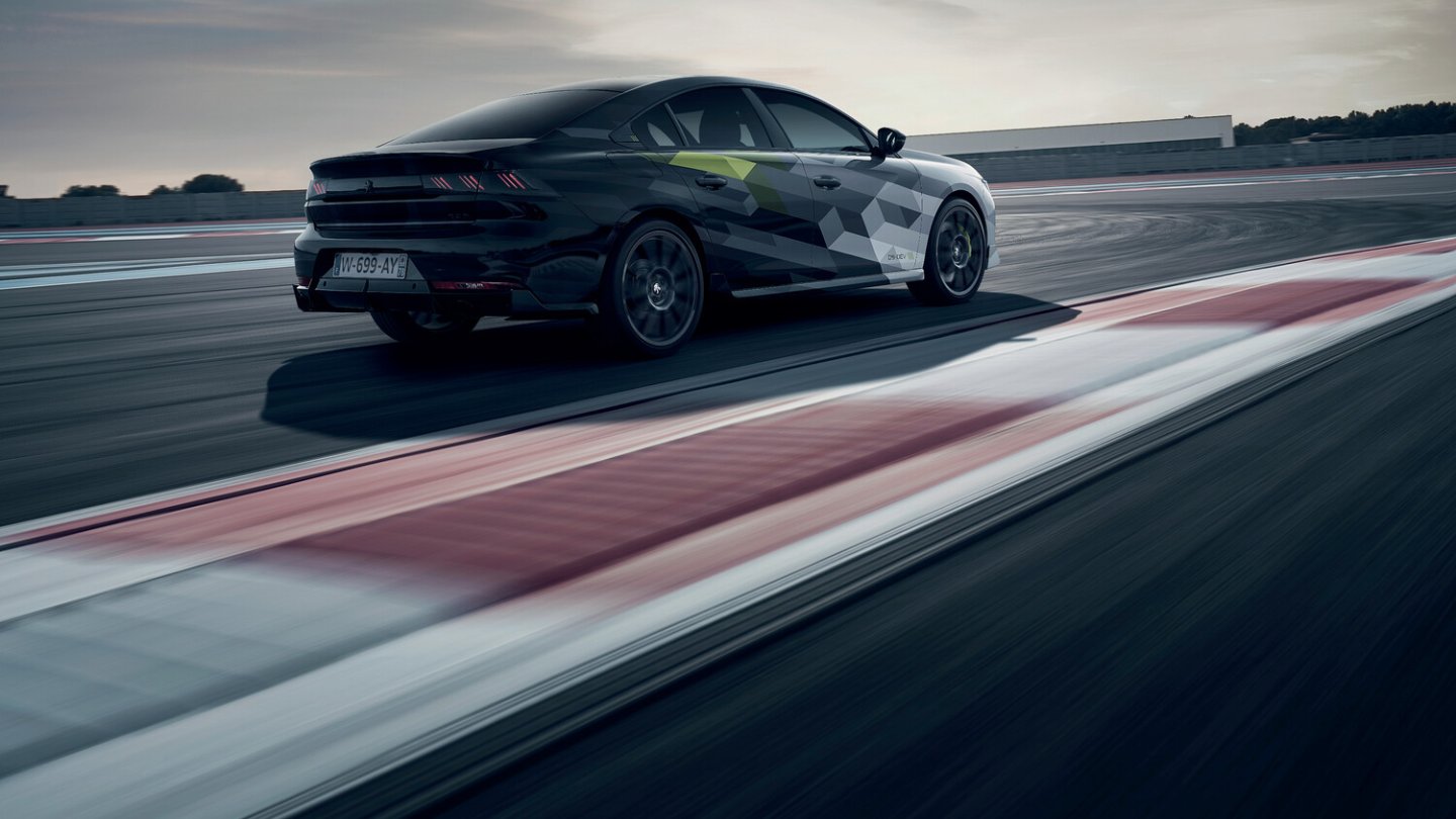 Rein elektrisch sollen 190 km/h möglich sein. Rein elektrisch sollen 190 km/h möglich sein.
