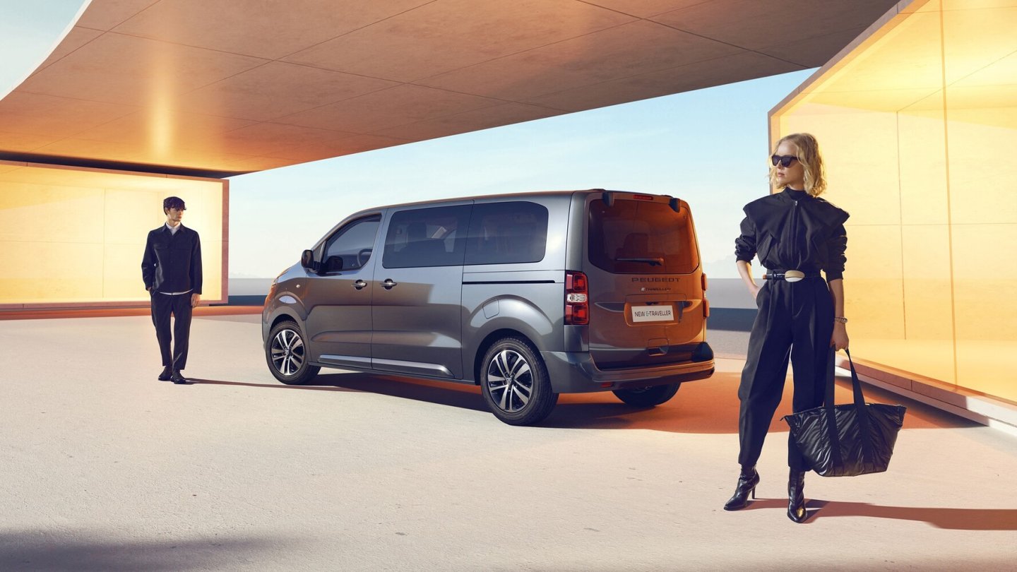 Je nach Konfiguration bietet der Peugeot e-Traveller bis zu neun Plätze. Je nach Konfiguration bietet der Peugeot e-Traveller bis zu neun Plätze.