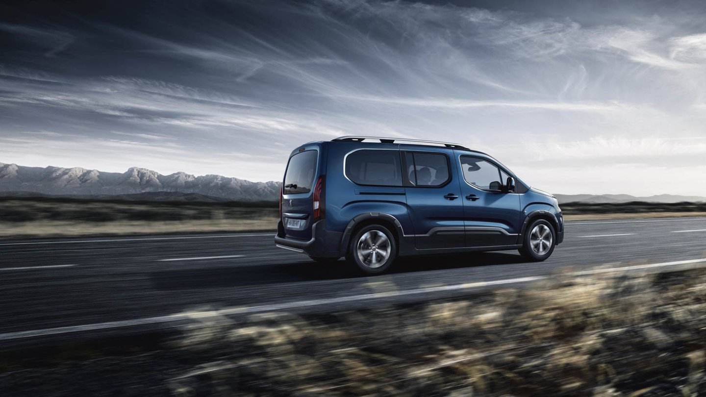 Im Bild: die 4,75 Meter messende Langversion des Peugeot Rifter. Im Bild: die 4,75 Meter messende Langversion des Peugeot Rifter.