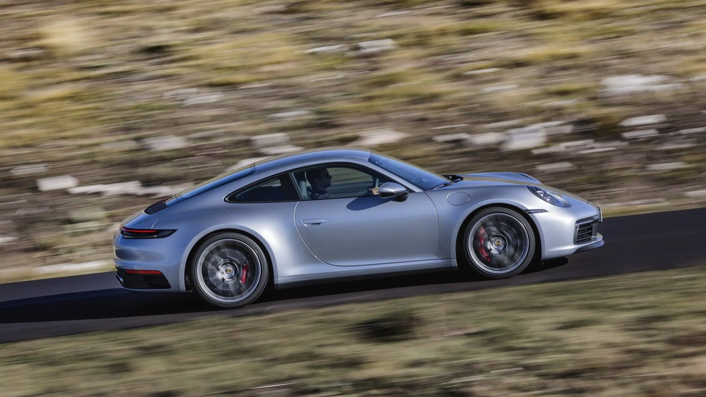 Porsche 911 Carrera S (992)