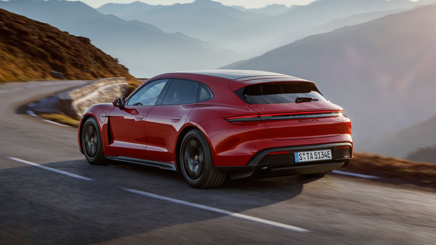 Porsche Taycan GTS Sport Turismo 2022