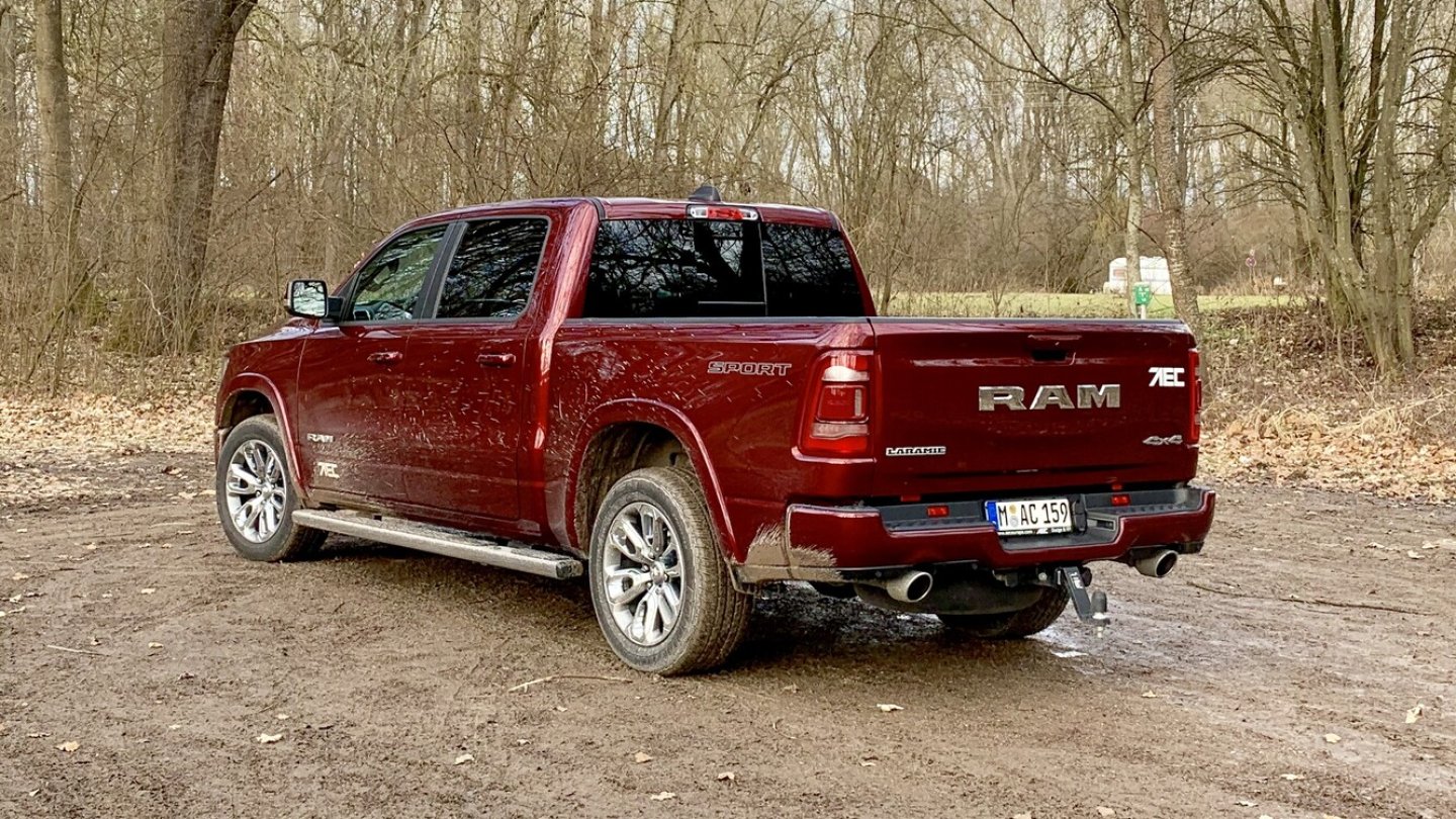 RAM 1500 Laramie Sport 2020