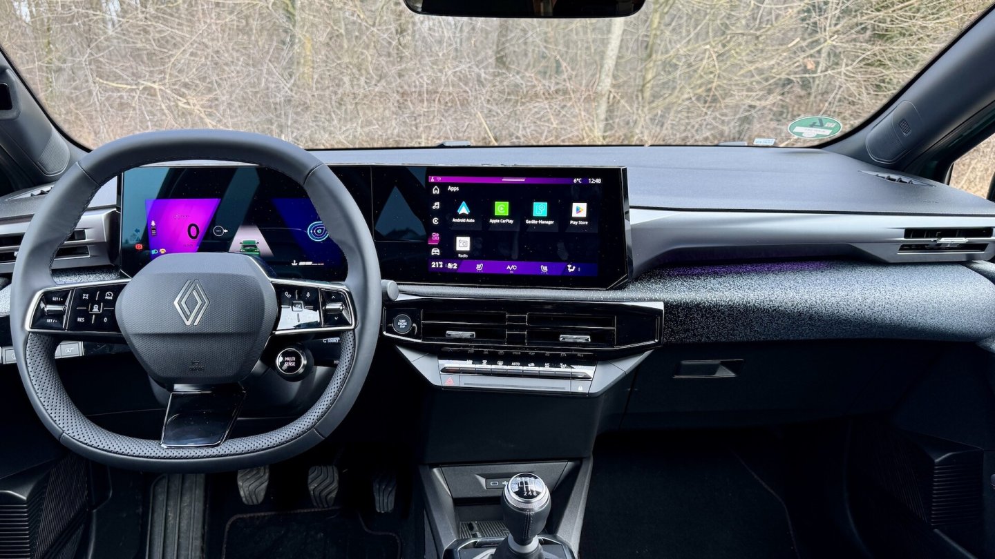 Die Google-Programme fahren ab der zweiten Ausstattungslinie Techno sowie im Clio Esprit Alpine für drei Jahre gratis mit.