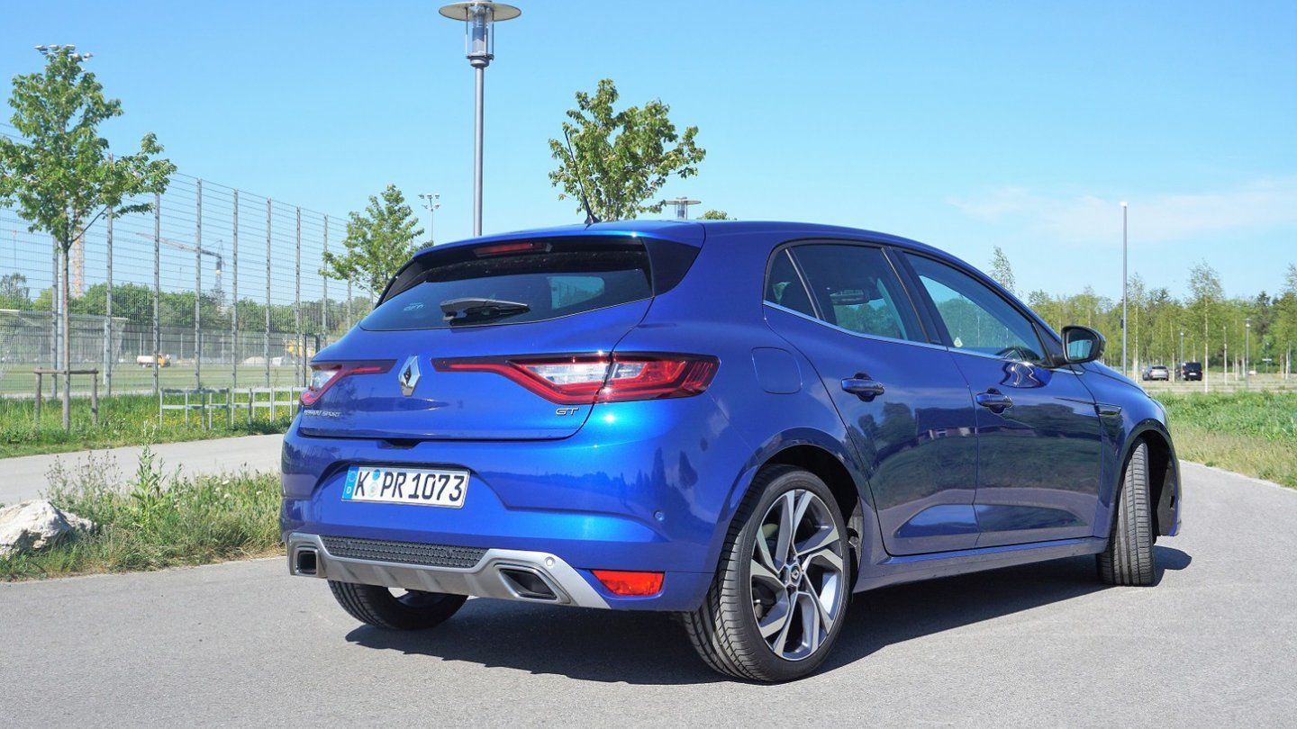 Auch am Heck zeigt sich der Megane sehr eigenständig. Auch am Heck zeigt sich der Megane sehr eigenständig.
