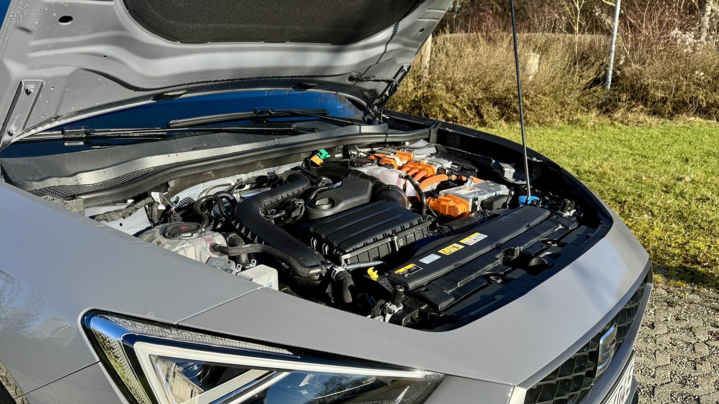 Den 1.5 TSI gibt es auch ohne große E-Maschine als Mildhybrid mit DSG. Den 1.5 TSI gibt es auch ohne große E-Maschine als Mildhybrid mit DSG.