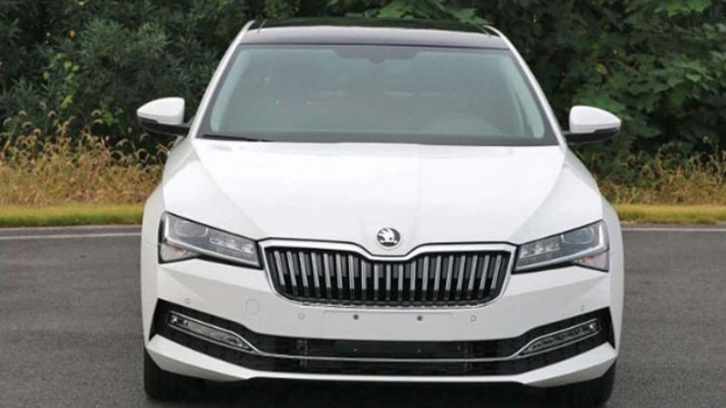 Skoda Superb Facelift 2019 Leak