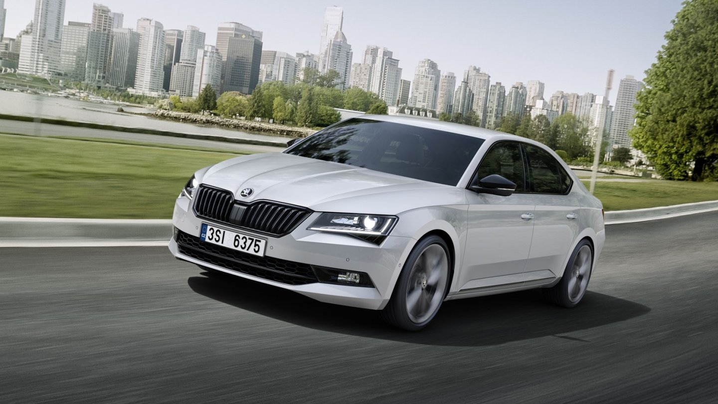 Skoda Superb SportLine am Start