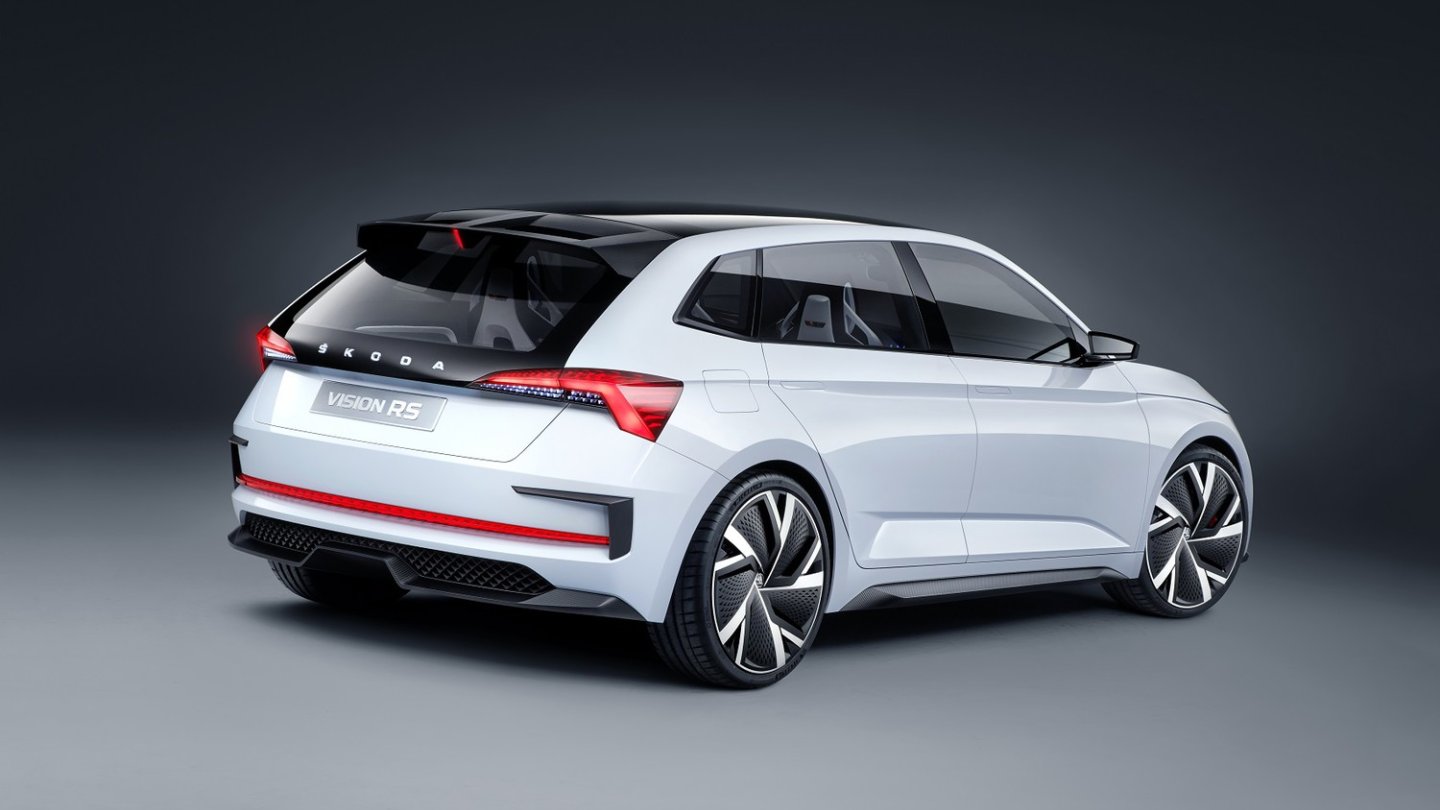 Großer Skoda-Schriftzug am Heck der Studie. Großer Skoda-Schriftzug am Heck der Studie.