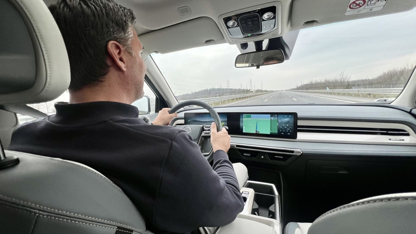 Die ersten Testkilometern sammelten Autor und Auto in der Türkei. Die ersten Testkilometern sammelten Autor und Auto in der Türkei.