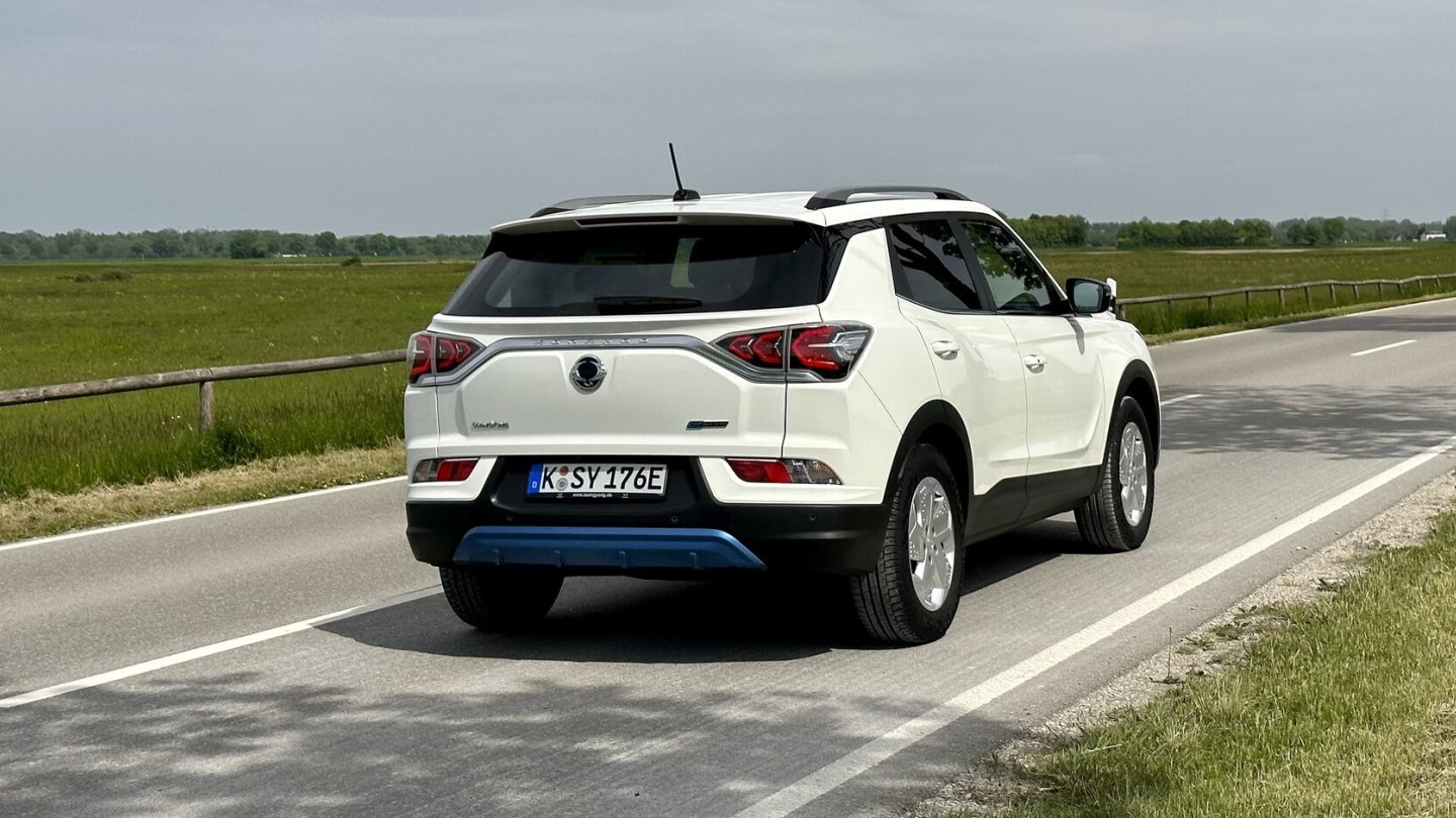 Der Testverbrauch pendelte sich bei 19 kWh / 100 km ein. Der Testverbrauch pendelte sich bei 19 kWh / 100 km ein.