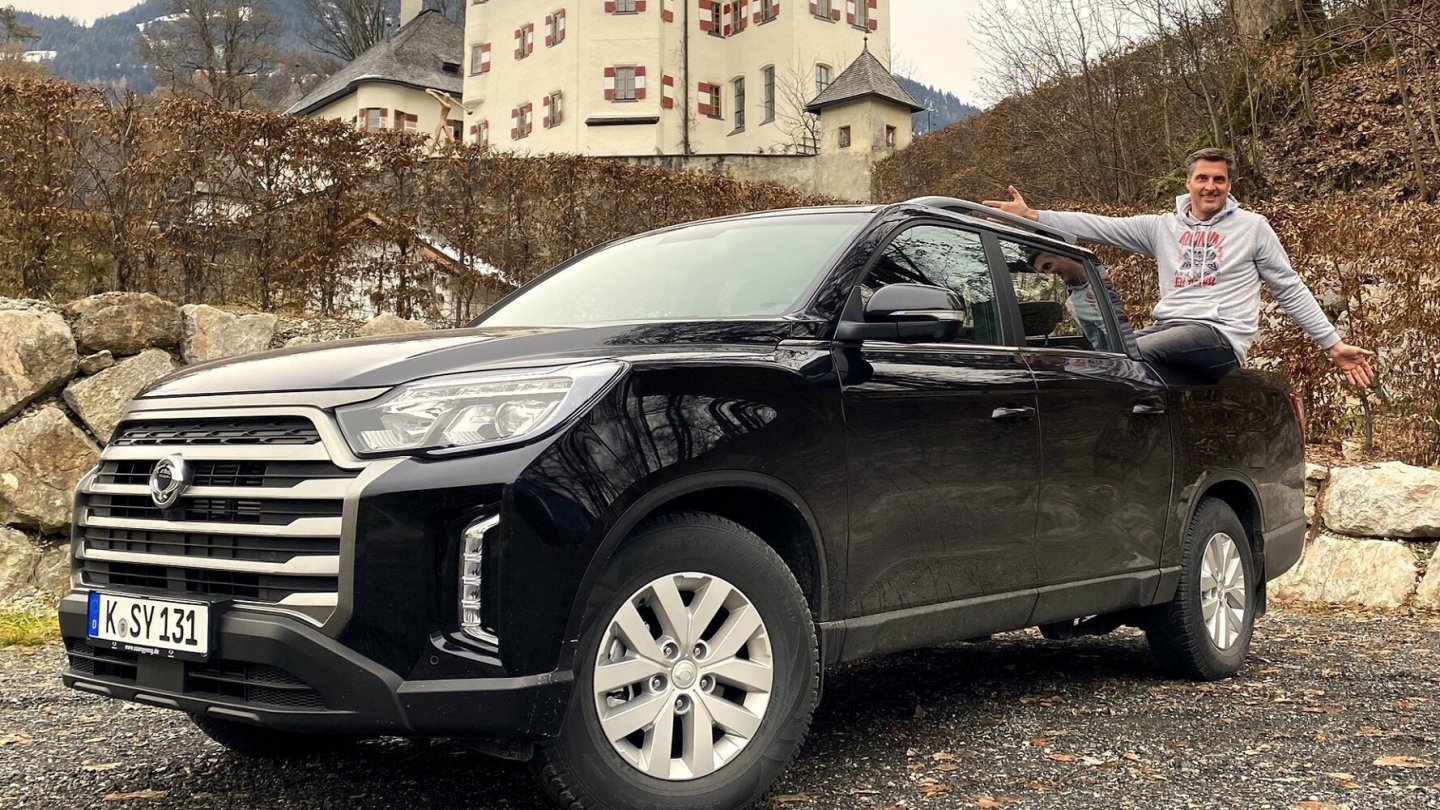 Trotz seiner schieren Größe passt der SsangYong Musso Grand gut ins Leben. Trotz seiner schieren Größe passt der SsangYong Musso Grand gut ins Leben.