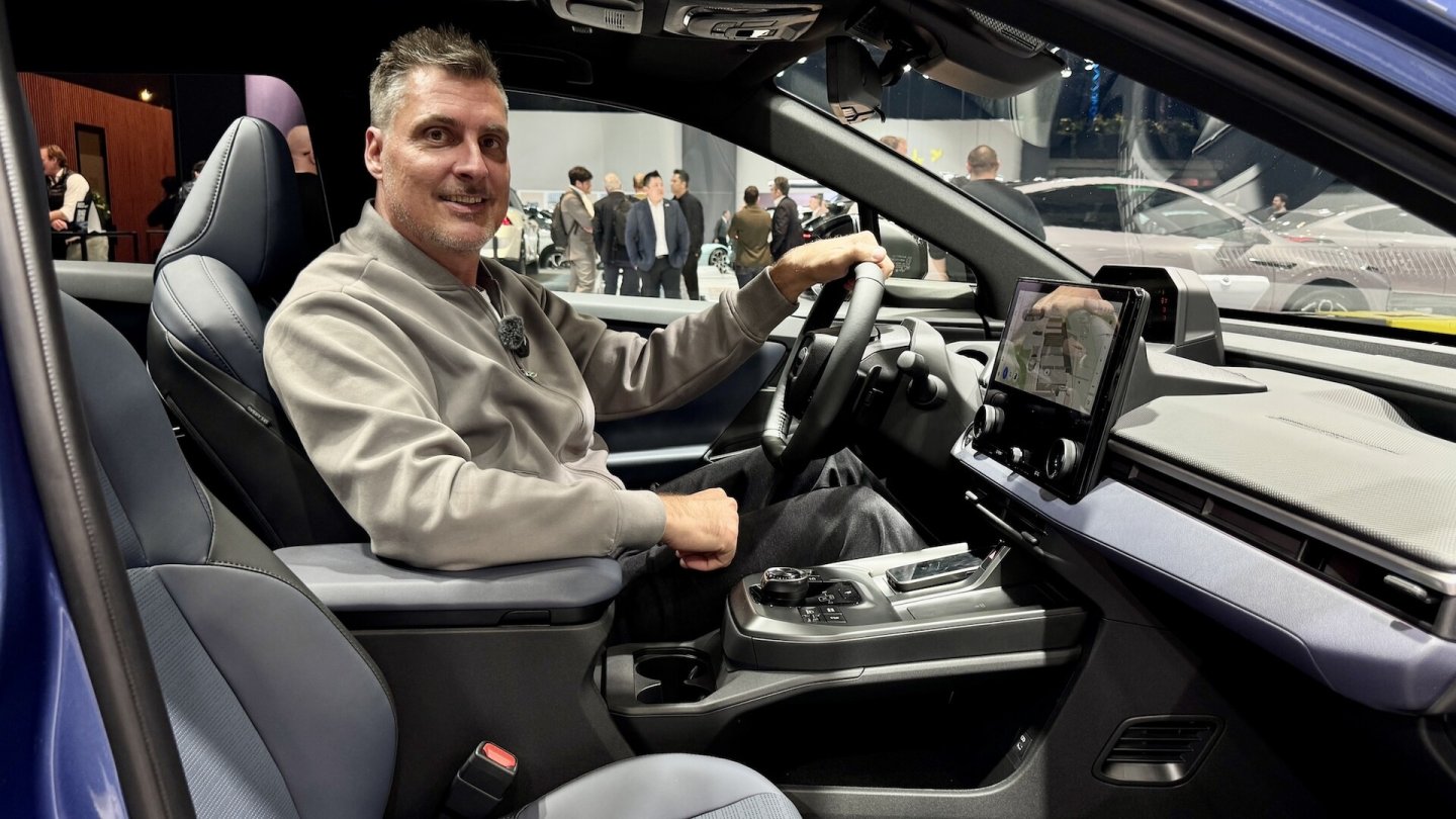 Viel Platz im Subaru E-Outback, das Cockpit entspricht dem des Solterra.