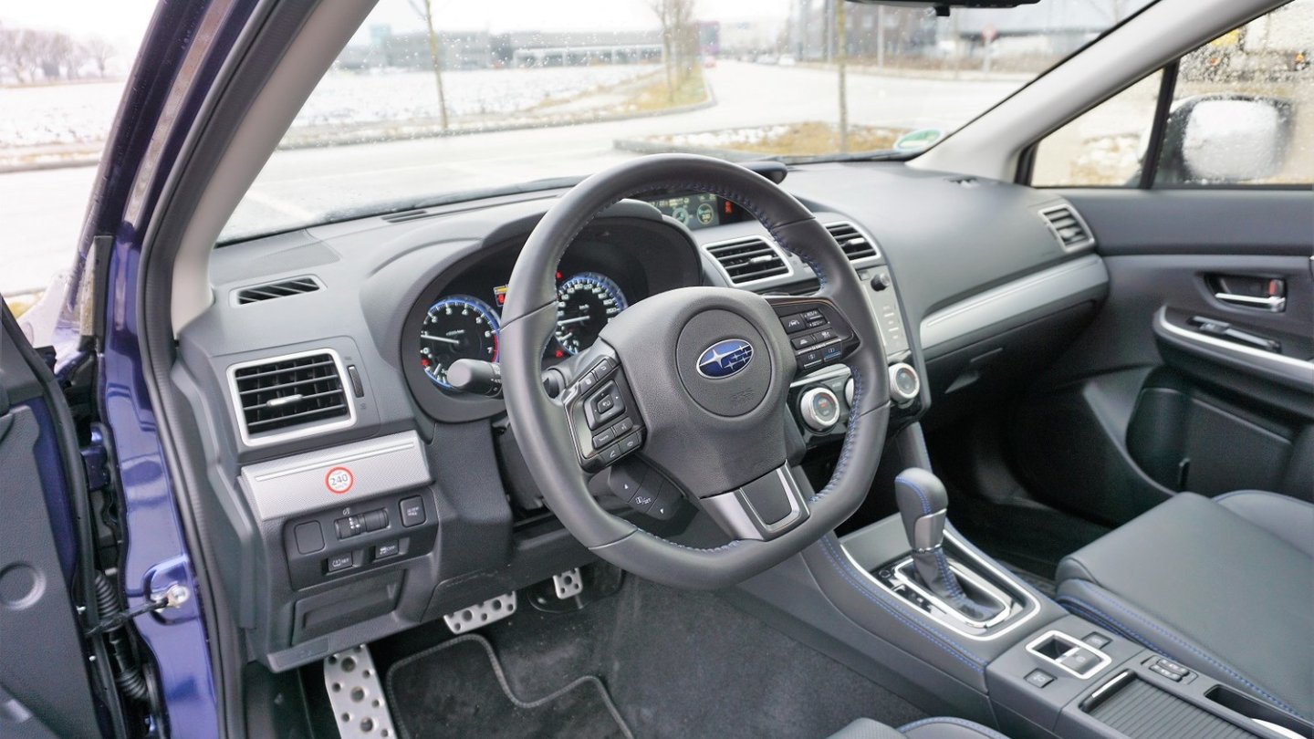 Das Cockpit im Subaru Levorg ist nach kurzer Eingewöhnung gut bedienbar. Die Verarbeitung ist hochwertig. Das Cockpit im Subaru Levorg ist nach kurzer Eingewöhnung gut bedienbar. Die Verarbeitung ist hochwertig.