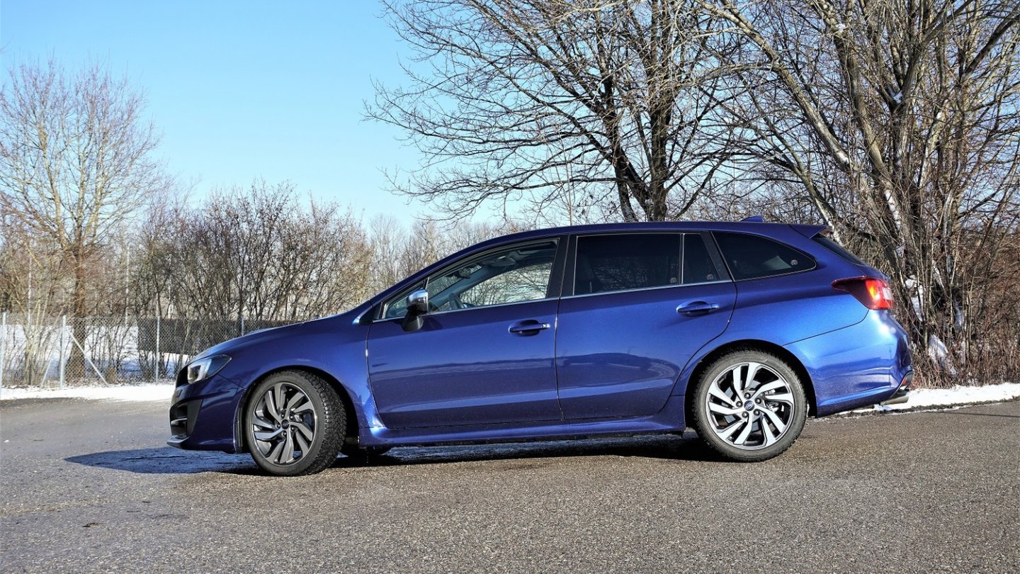 Große Stoßfänger, Seitenschweller und 18-Zoll-Räder besorgen den sportlichen Auftritt des Subaru Levorg. Große Stoßfänger, Seitenschweller und 18-Zoll-Räder besorgen den sportlichen Auftritt des Subaru Levorg.