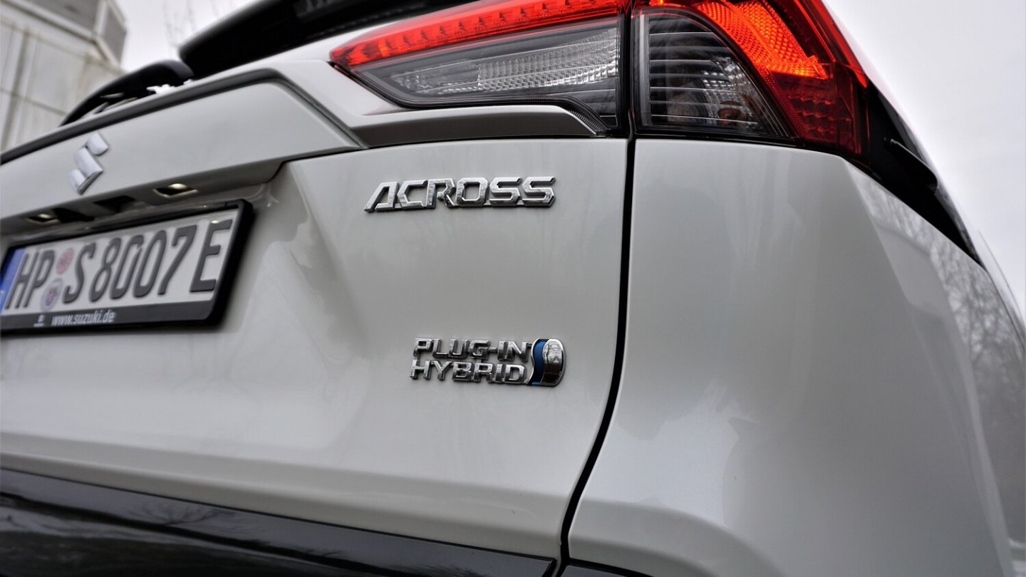 Das Plug-in-Hybrid-Logo stammt von Toyota. Das Plug-in-Hybrid-Logo stammt von Toyota.