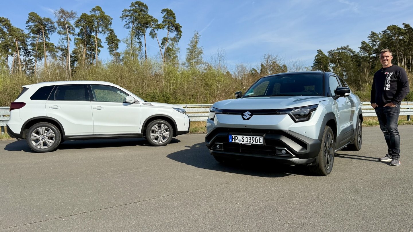 Im Herbst 2025 kommt der neue Suzuki e Vitara zusätzlich zum bekannten Vitara mit Verbrennungsmotor auf den Markt. Im Herbst 2025 kommt der neue Suzuki e Vitara zusätzlich zum bekannten Vitara mit Verbrennungsmotor auf den Markt.