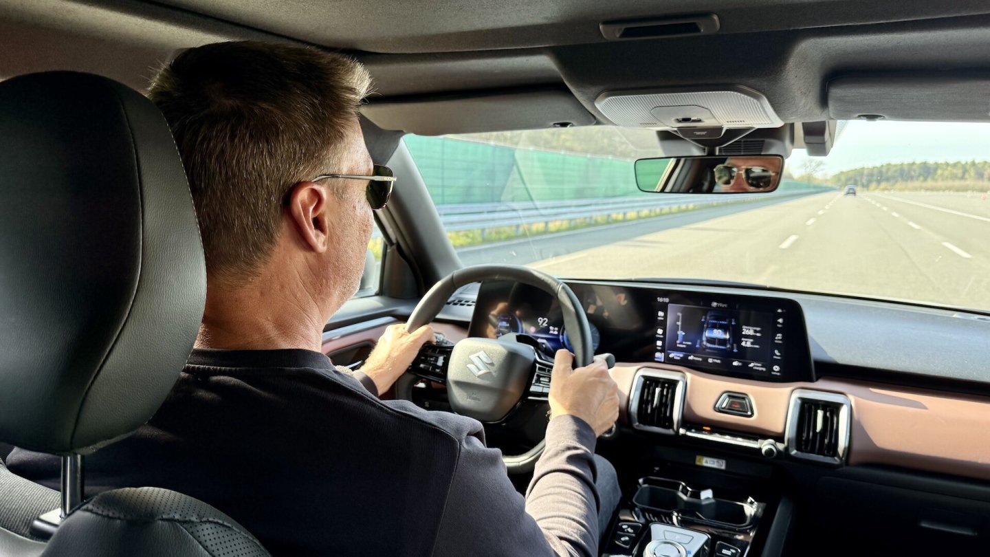 Wir konnten den neuen Suzuki e Vitara bereits ausführlich Probefahren. Wir konnten den neuen Suzuki e Vitara bereits ausführlich Probefahren.