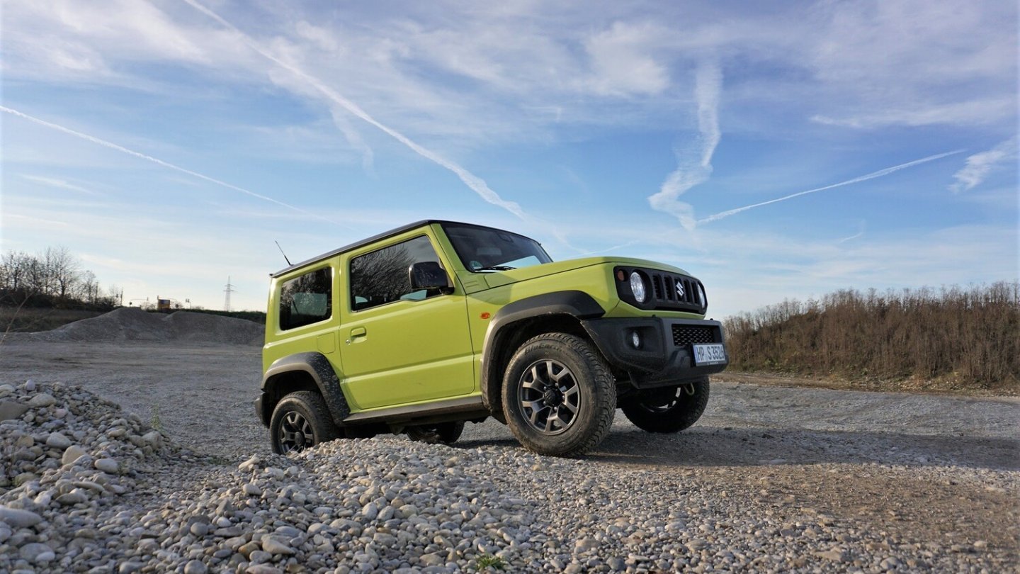 Der aktuelle Jimny auf Testfahrt. Der aktuelle Jimny auf Testfahrt.
