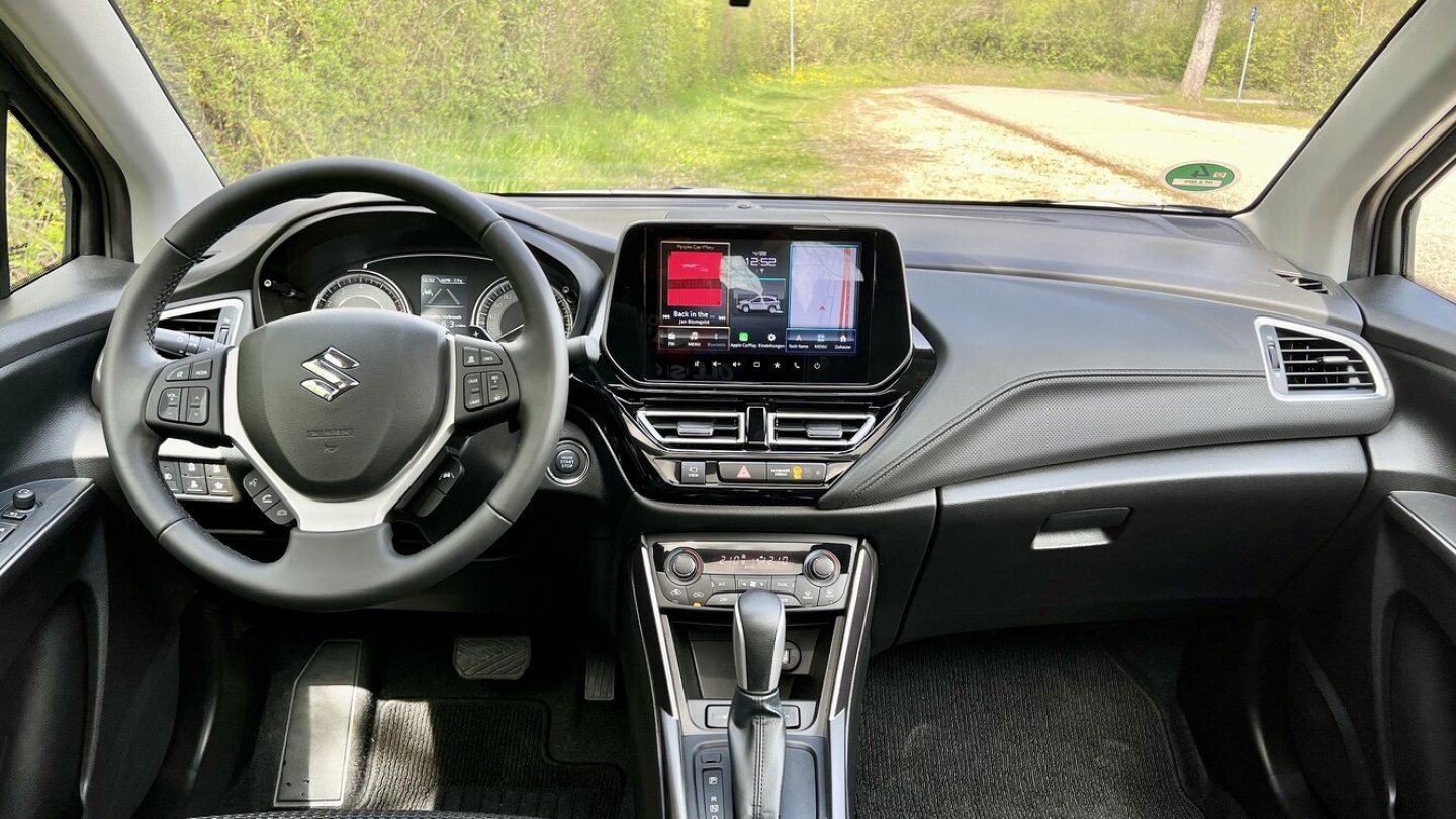Das neun Zoll große Display gehört zum S-Cross Comfort+. Das neun Zoll große Display gehört zum S-Cross Comfort+.