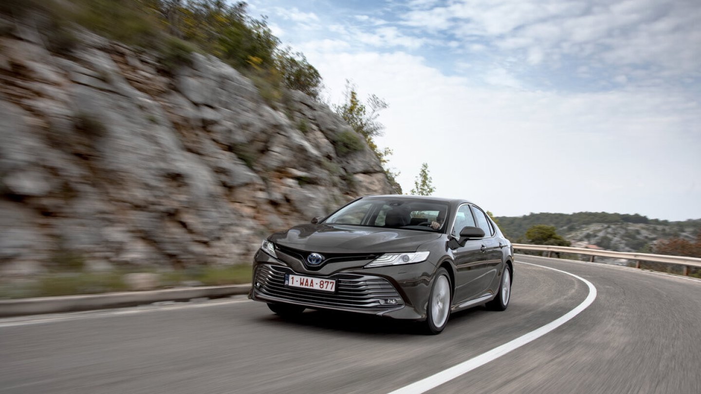Toyota Camry Hybrid Preise 2019